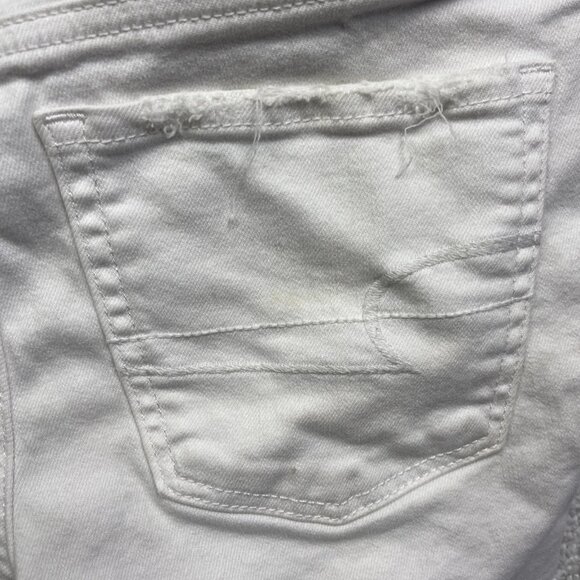 American Eagle Hi- Rise Shortie Shorts Women's size 2 White Distressed Denim - Picture 12 of 14